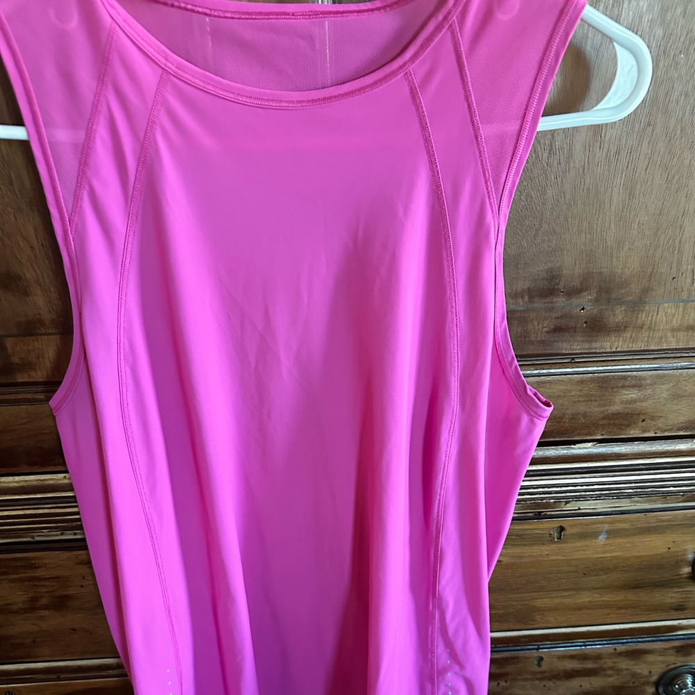 Lululemon Sculpt tank. Beautiful!!